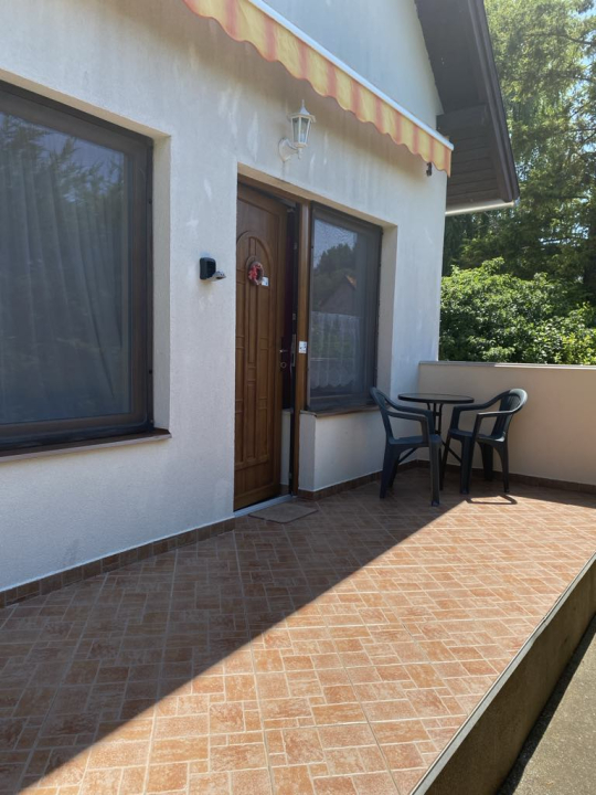 FLÓRA VENDÉGHÁZ - Lovas