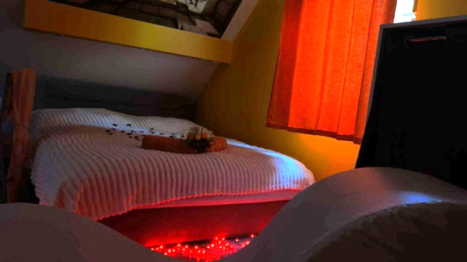 FLÓRA VENDÉGHÁZ - Lovas