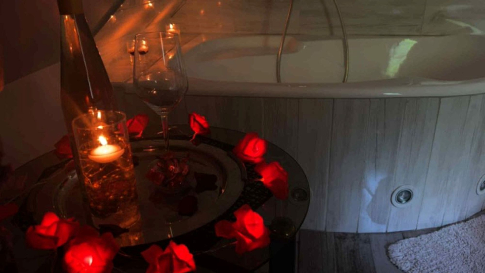 FLÓRA VENDÉGHÁZ - Lovas