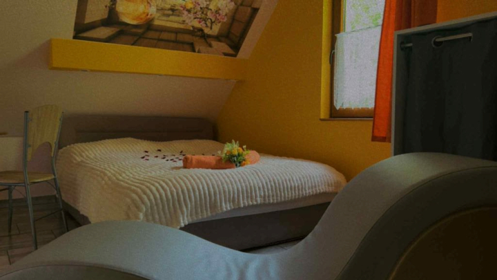 FLÓRA VENDÉGHÁZ - Lovas