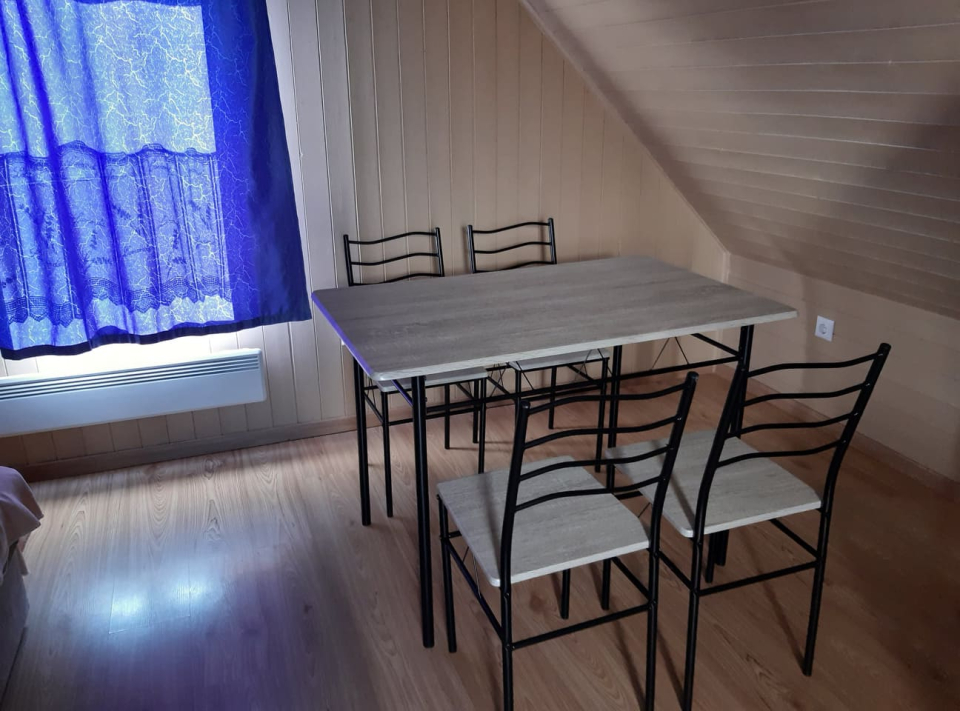 FLÓRA VENDÉGHÁZ - Lovas