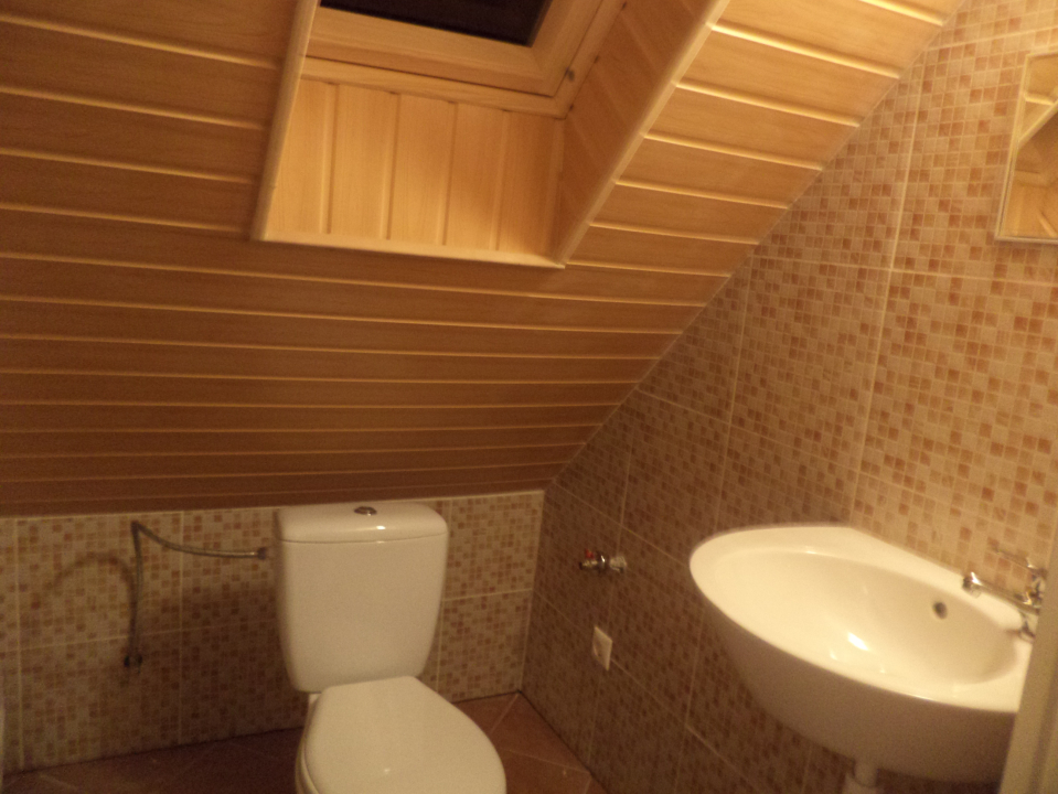 FLÓRA VENDÉGHÁZ - Lovas