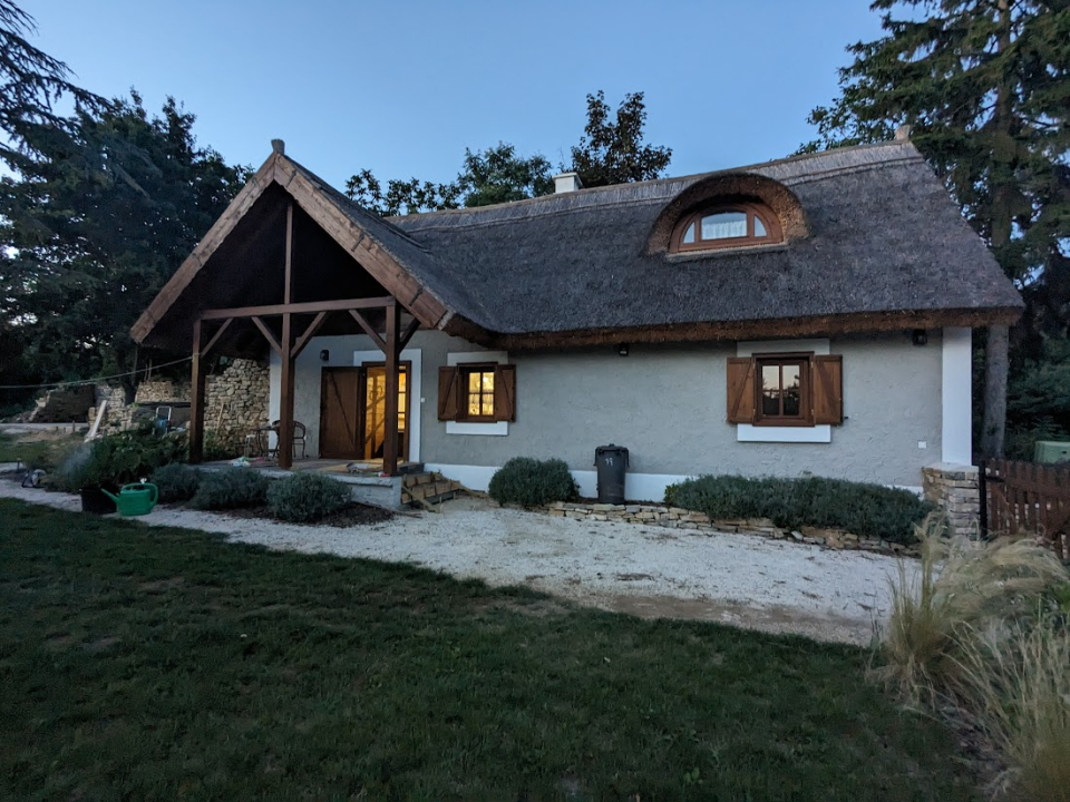 Nádfedeles Házikó