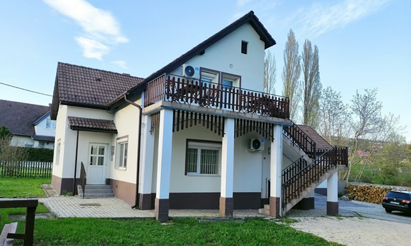 Gyöngyike Apartmanház-Vonyarcvashegy